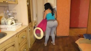 stepmom with a fat ass&comma; washed the floors and gave her ass to her son